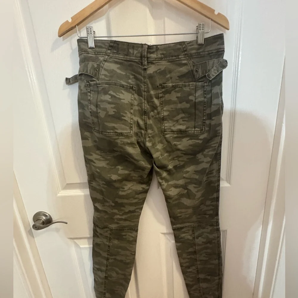 Anthropology Hei Hei Camouflage Cargo Jeans, size 28